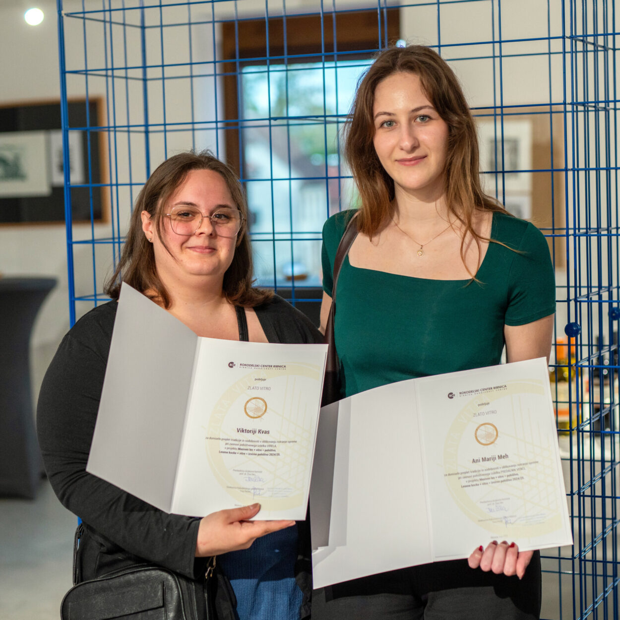 𝗠𝗔𝗦𝗜𝗩𝗘𝗡 𝗟𝗘𝗦 𝗩𝗜𝗧𝗥𝗘 𝗣𝗢𝗛𝗜Š𝗧𝗩𝗢 𝗟𝗘𝗦𝗘𝗡𝗘 𝗞𝗢𝗖𝗞𝗘 𝗩𝗜𝗧𝗥𝗘 𝗜𝗭𝗩𝗜𝗥𝗡𝗢 𝗣𝗢𝗛𝗜Š𝗧𝗩𝗢 03094